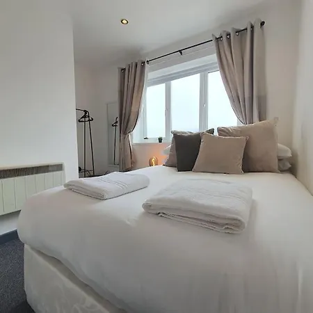 One Bedroom Private Garden Apartment By Property Promise Cardiff Exterior photo