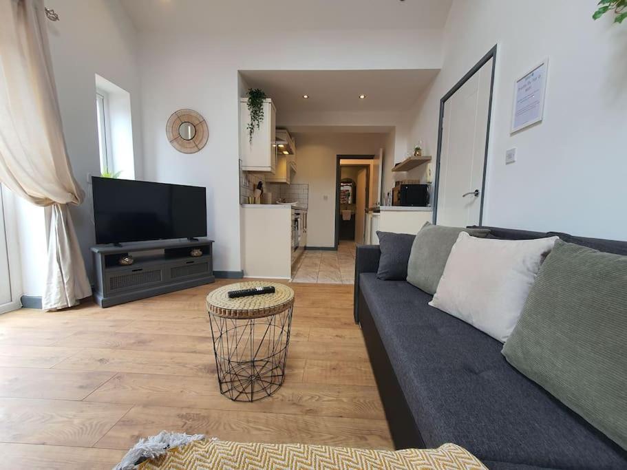 Apartment One Bedroom Private Garden By Promise Cardiff