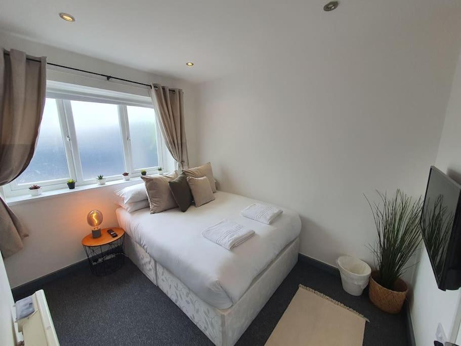 Apartment One Bedroom Private Garden By Promise Cardiff
